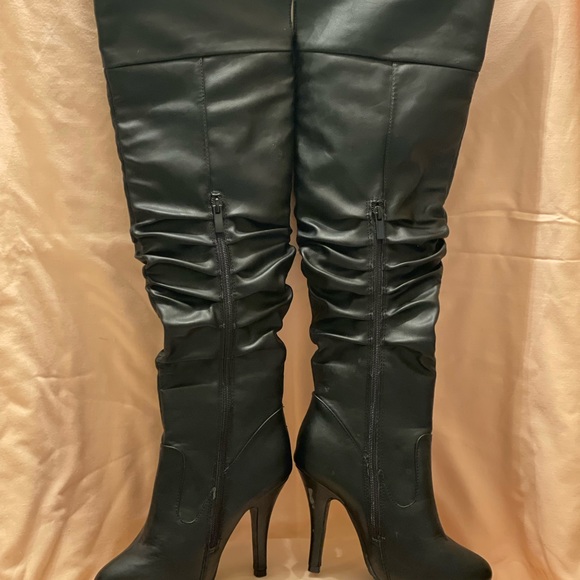 Forever thigh high boots - Picture 3 of 4